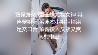 商场女厕近距离偷窥牛仔短裤少妇的多毛小黑鲍