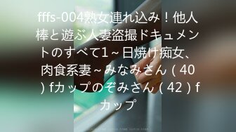 【新片速遞】 漂亮人妻 身材娇小 在游泳池边被黑祖宗大肉棒无套输出 风景优美操起来逼也特开心 