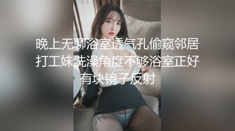 一群如饥似渴的狼扑向可怜兮兮的女人