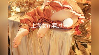 高颜值女神TS金韩雅操贱奴，性感的丝袜脱下内裤露出霸王般的大鸡巴喂给奴吃，妈妈的鸡巴好吃吗，来舔下妈妈的胸呀~