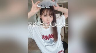  清纯美眉 小贫乳 白虎鲍鱼 被无套输出 小穴太紧只能慢慢抽插 拔枪射精