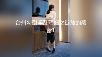 【新片速遞】高颜值美女吃鸡吃精 这大鸡吧吃的都兴奋卖力 被这魅惑眼神看着能不出货 射了满脸满嘴精液