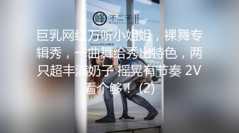  骚娘子在家露脸跟大哥激情啪啪，全程露脸衣服都没脱完就被猴急的大哥按在厨房草了