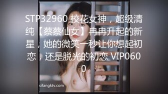 烧烤店两个妹子吃宵夜小伙忍不住扒开她们裹胸