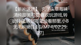 风情万种牛仔短裤人妖和丰满骚妇玩起逼妖性爱超长肉棒抽插骚穴里进出淫水爱液泛滥高潮淫叫