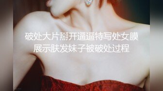 女厕全景后拍气质眼镜妹